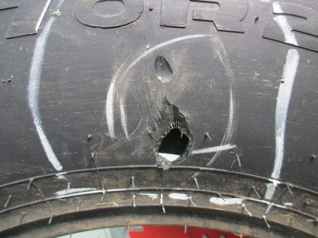 MTR-AS-Reifenreparatur bei Reifen Lorenz (vorher)