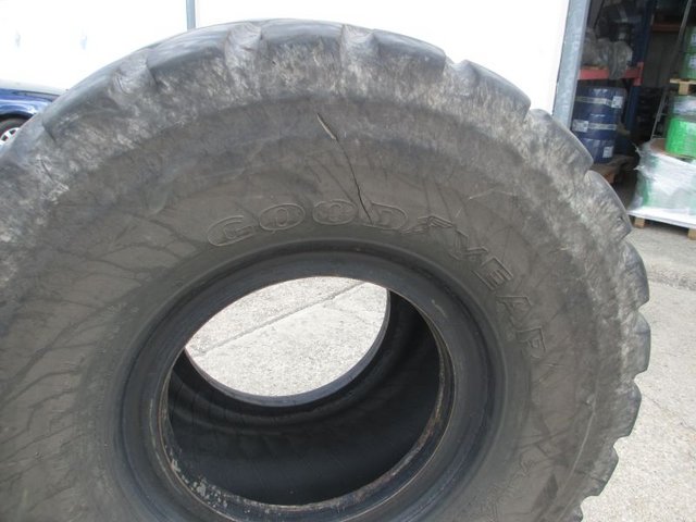 EM-Reifenreparatur bei Reifen Lorenz (vorher)